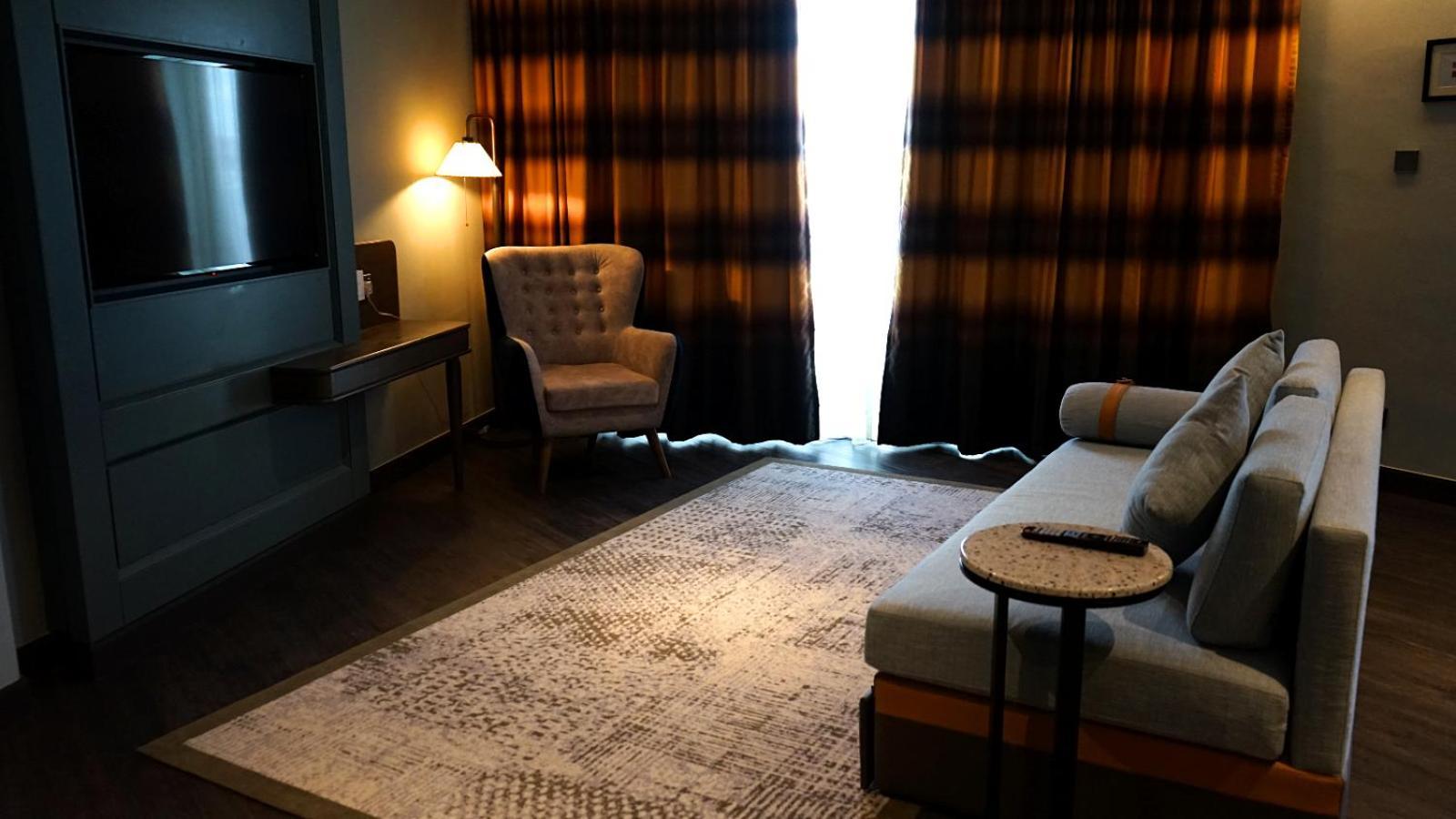 Hotel The George Penang By The Crest Collection George Town Exteriér fotografie A room at the hotel