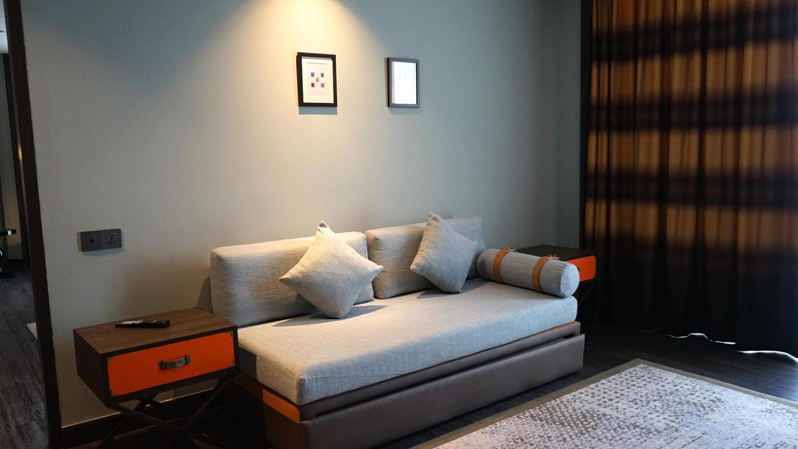 Hotel The George Penang By The Crest Collection George Town Exteriér fotografie A sofa bed